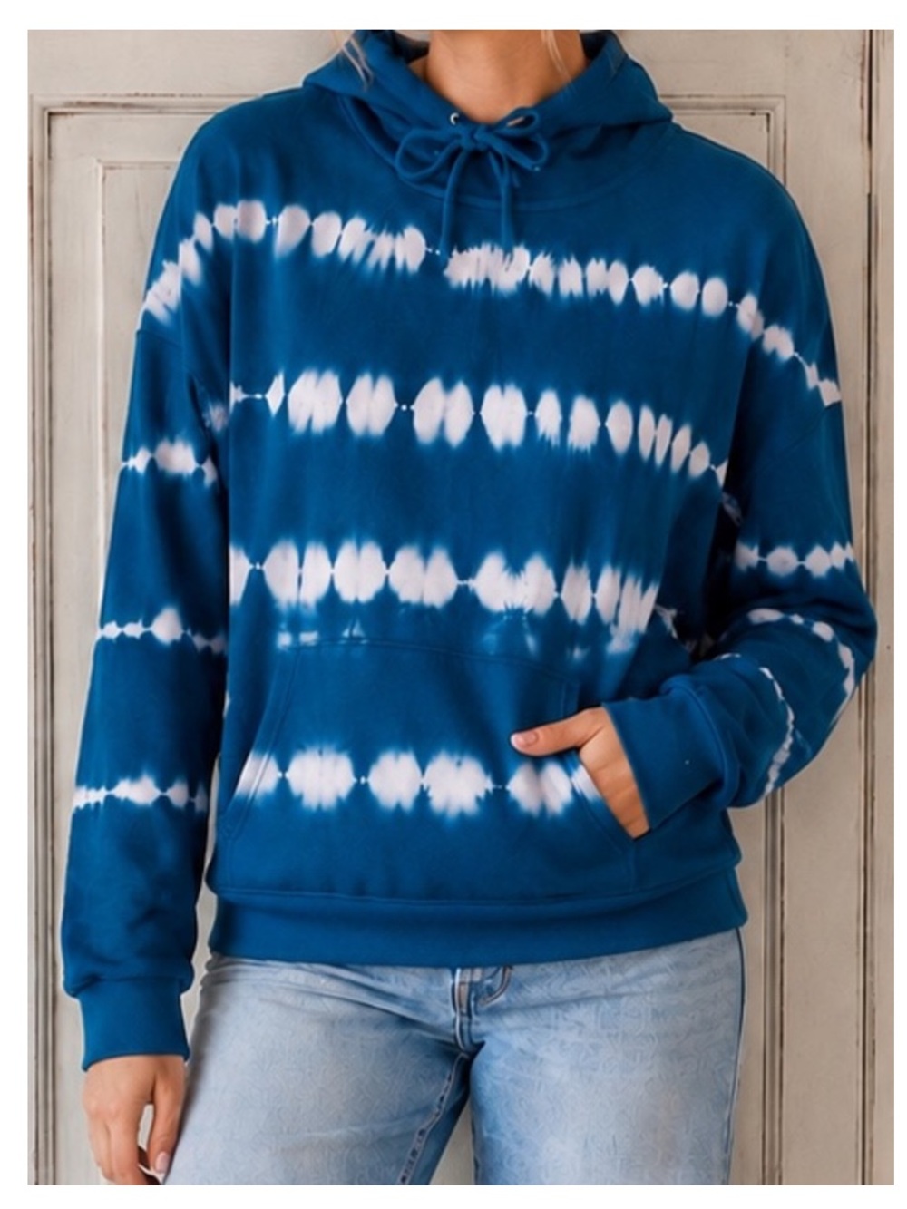 🟠NWT LE LIS Cropped Tie-Dye Hoodie in Deep Blue/White
